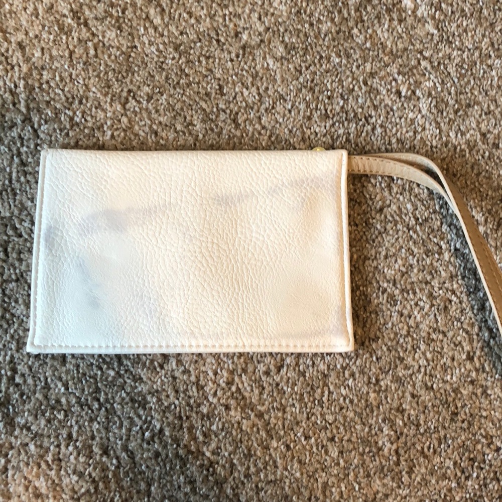 Cream Tote With Removeable Insert And Wristlet - image 6